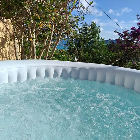 Casa Sussurro Del Mare, Fronte Mare, Idromassaggio Vakantiehuis *